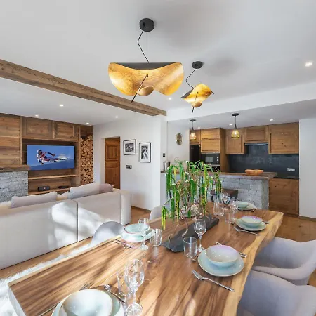 De Charme Avec Cheminée Et Balcon Ensoleillé à - Fr-1-564-84