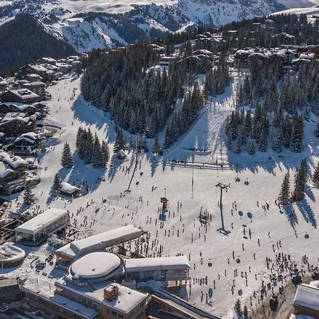 De Charme Avec Cheminée Et Balcon Ensoleillé à - Fr-1-564-84 * Courchevel