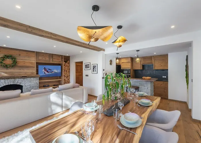 De Charme Avec Cheminee Et Balcon Ensoleille A - Fr-1-564-84