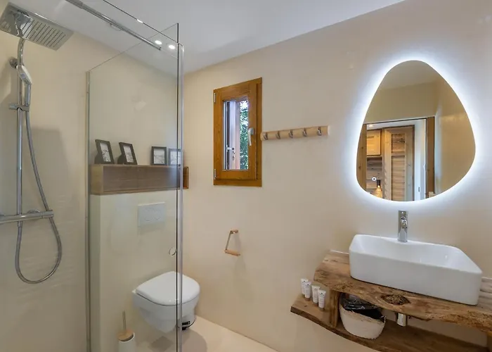 De Charme Avec Cheminee Et Balcon Ensoleille A - Fr-1-564-84